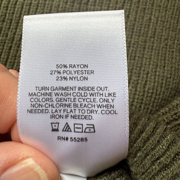 Express Green V-Neck Knit Sweater LARGE Women’s Long Sleeve Pullover Midweight - Picture 4 of 5